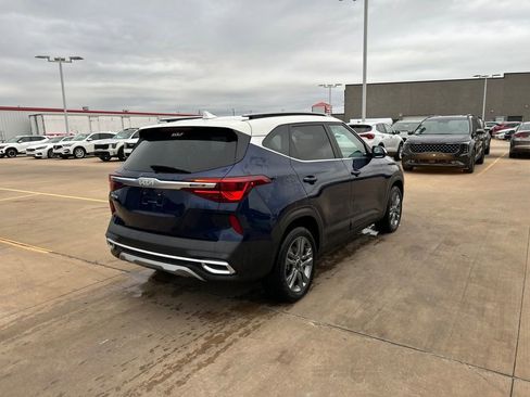 Used 2023 Kia Seltos S w/ Navigation Package AWD/4WD image 3