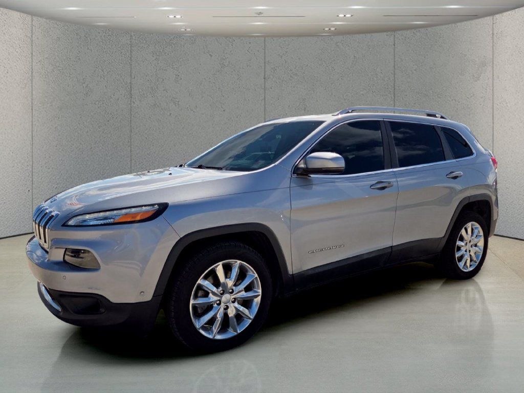 Used 2017 Jeep Cherokee Limited w/ Technology Group FWD image 11