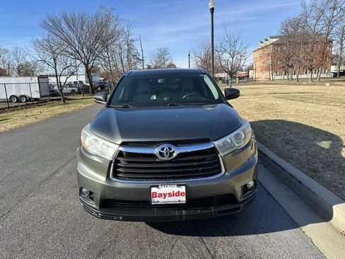 Used 2016 Toyota Highlander XLE image 4