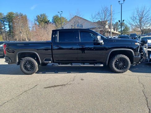 Used 2024 Chevrolet Silverado 2500 LTZ w/ LTZ Plus Package image 5