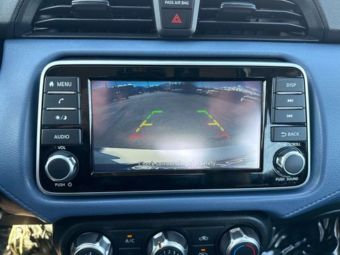 Used 2025 Nissan Versa SV FWD image 22