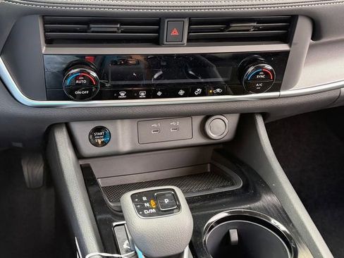 New 2026 Nissan Rogue SV AWD/4WD image 18