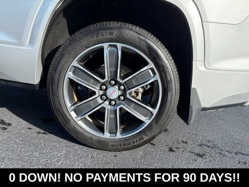 Used 2018 GMC Acadia Denali w/ Technology Package FWD image 10