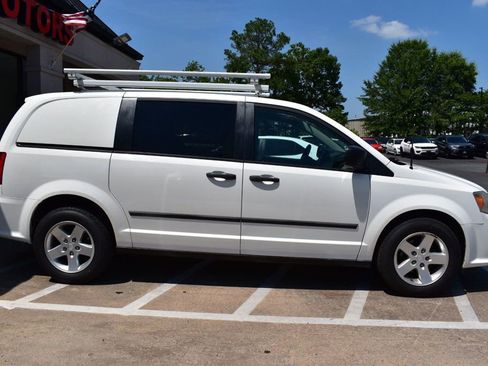 Used 2013 RAM C/V Tradesman image 6