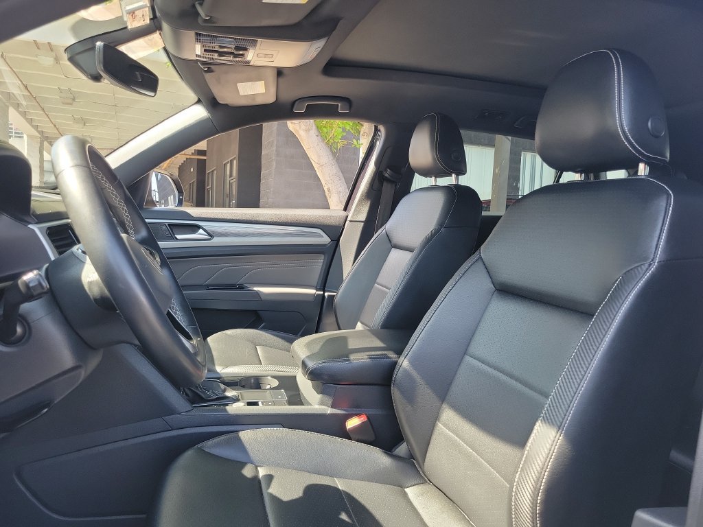 Used 2022 Volkswagen Atlas Cross Sport SE FWD image 19
