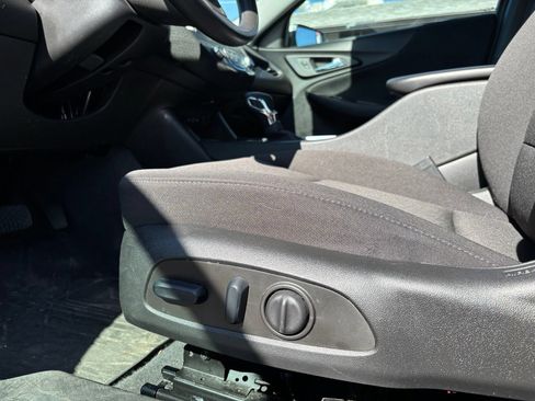 Used 2025 Chevrolet Malibu LT FWD image 12