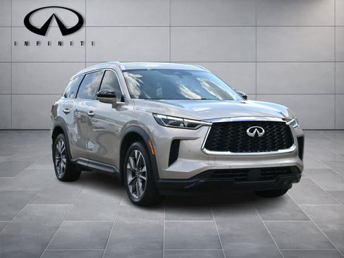 Certified 2024 INFINITI QX60 Luxe w/ Performance Audio Package FWD image 3