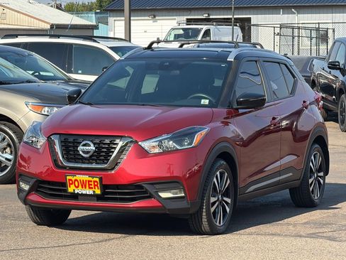 Used 2020 Nissan Kicks SR w/ SR Premium Package FWD image 7