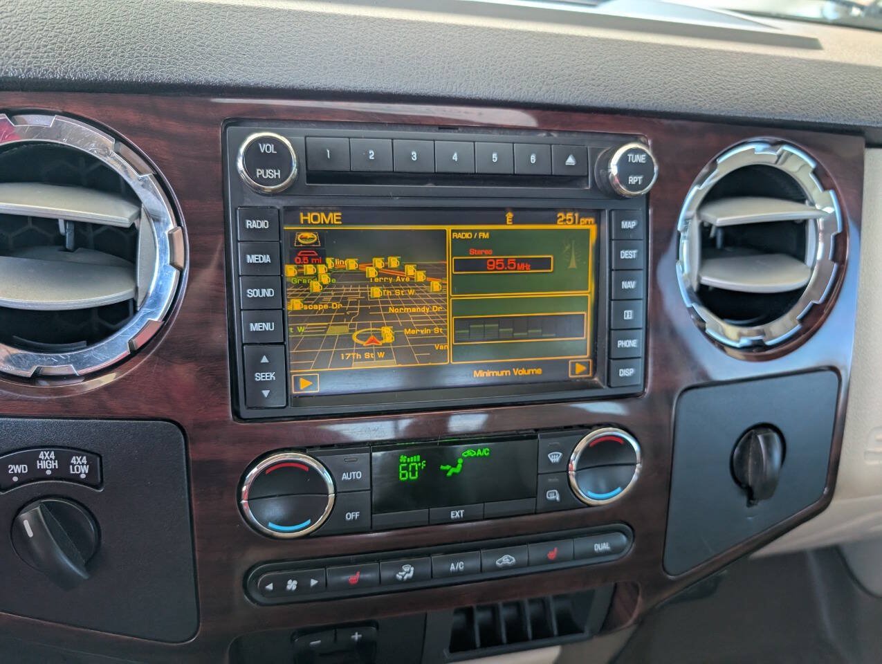 Used 2010 Ford F250 Lariat AWD/4WD image 24