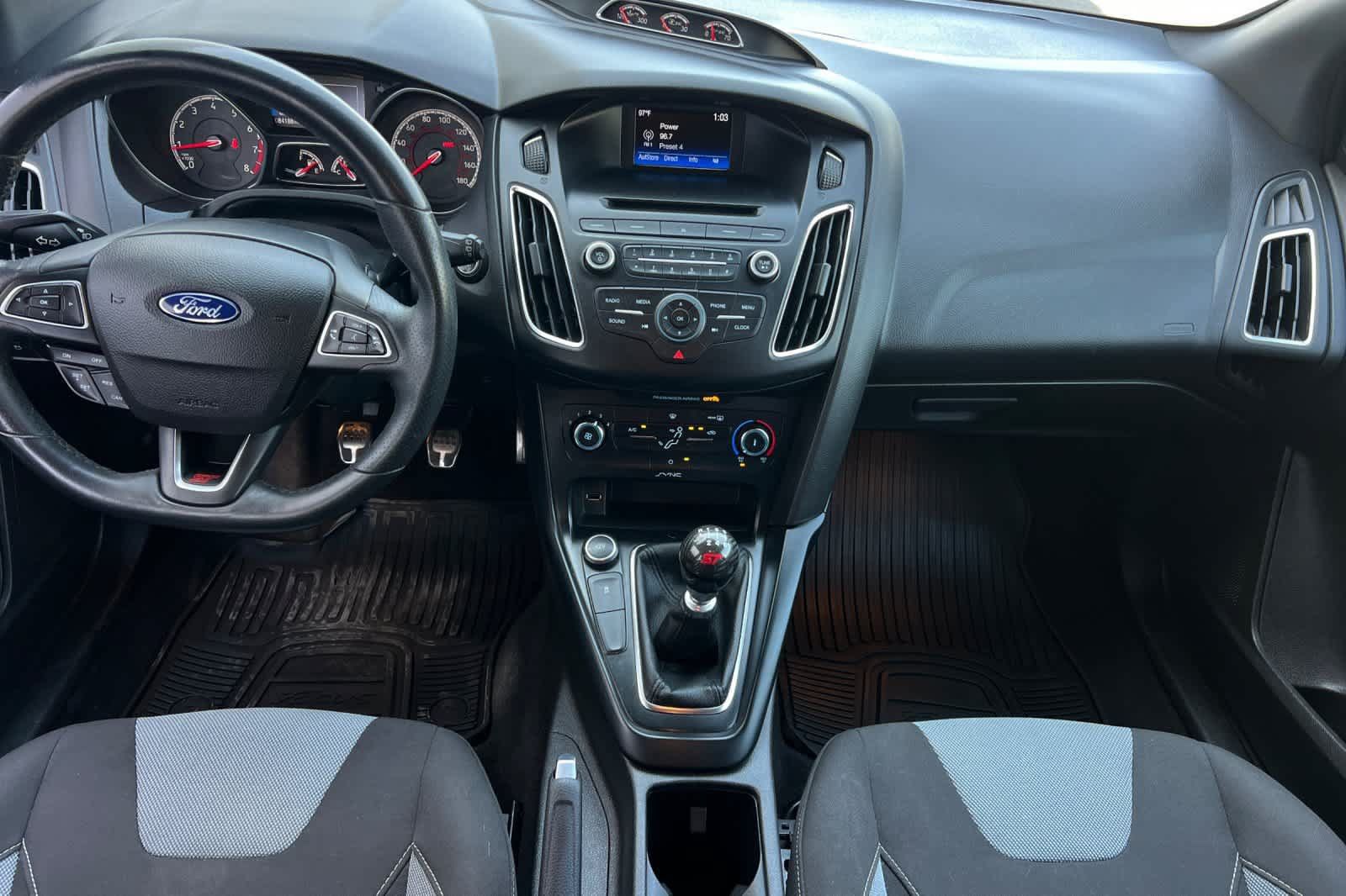 Used 2017 Ford Focus ST FWD image 4