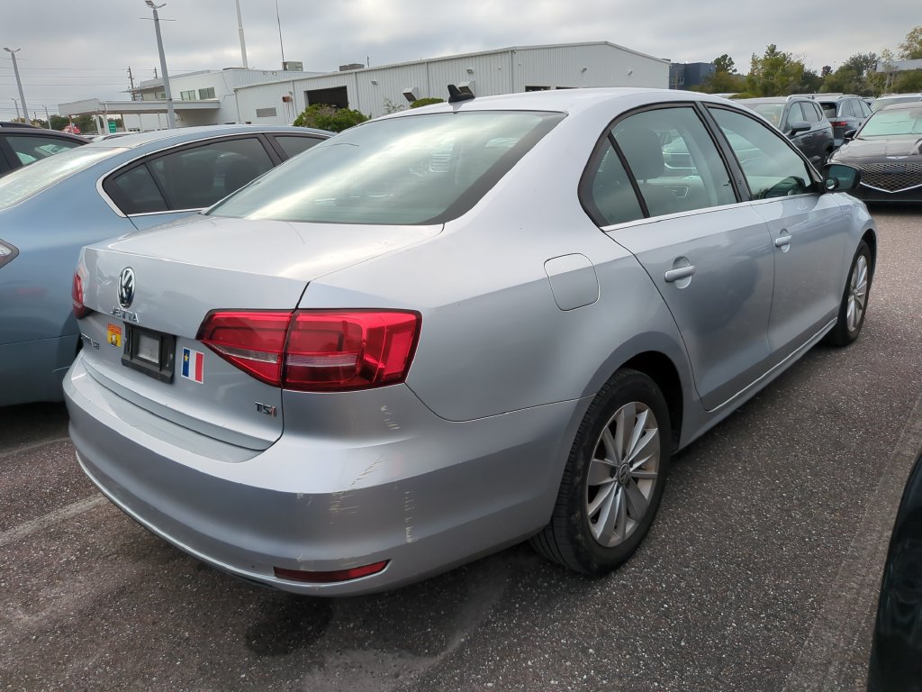 Used 2015 Volkswagen Jetta SE FWD image 9