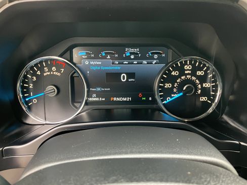 Used 2016 Ford F150 Lariat AWD/4WD image 9