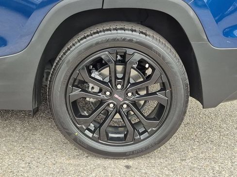 Used 2022 GMC Terrain SLE w/ Driver Convenience Package FWD image 9