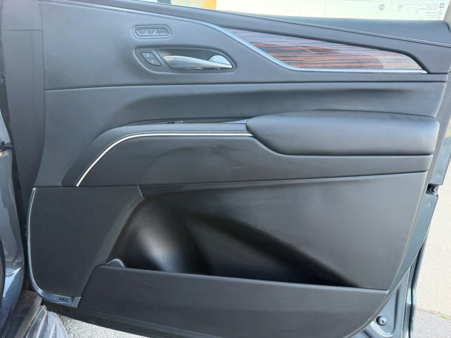 Used 2021 Cadillac Escalade Luxury RWD image 16
