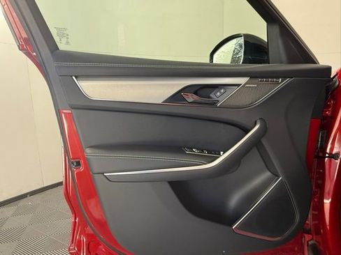 Used 2025 Jaguar F-PACE R-Dynamic S image 10