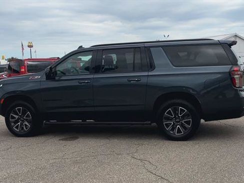 Used 2021 Chevrolet Suburban Z71 w/ Z71 Signature Package AWD/4WD image 6