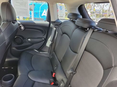 Used 2017 MINI Cooper 4-Door Hardtop FWD image 11