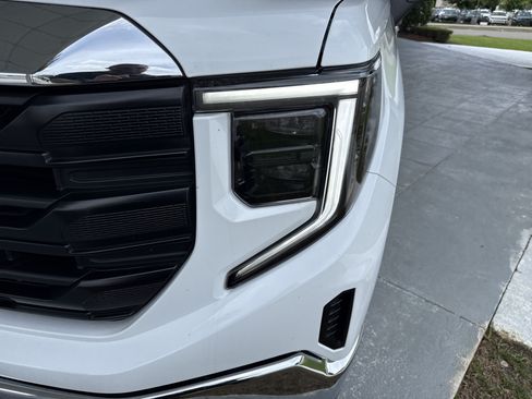 Used 2023 GMC Sierra 1500 Pro w/ Pro Value Package AWD/4WD image 5