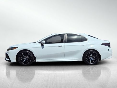 Used 2024 Toyota Camry SE FWD image 8