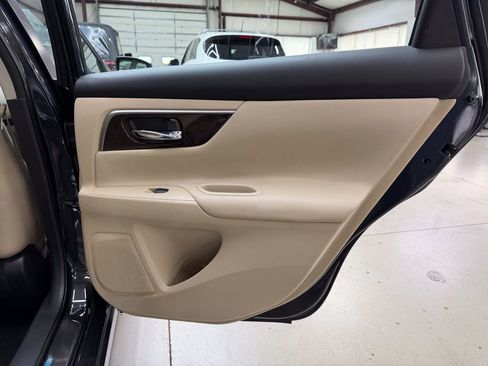 Used 2015 Nissan Altima 2.5 SL w/ Technology Package FWD image 14