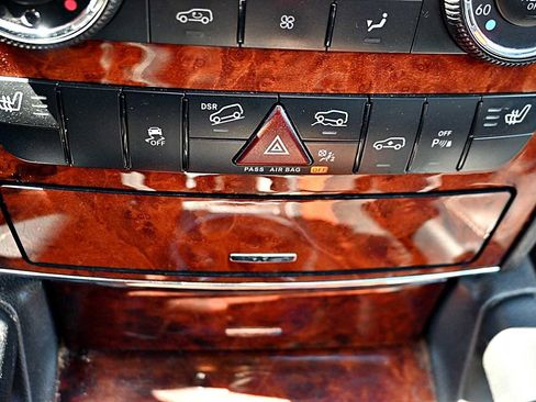 Used 2012 Mercedes-Benz GL 450 4MATIC image 26