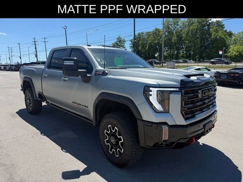 Used 2024 GMC Sierra 2500 AT4X AWD/4WD image 2