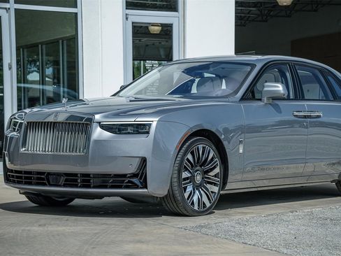 New 2025 Rolls-Royce Ghost image 9
