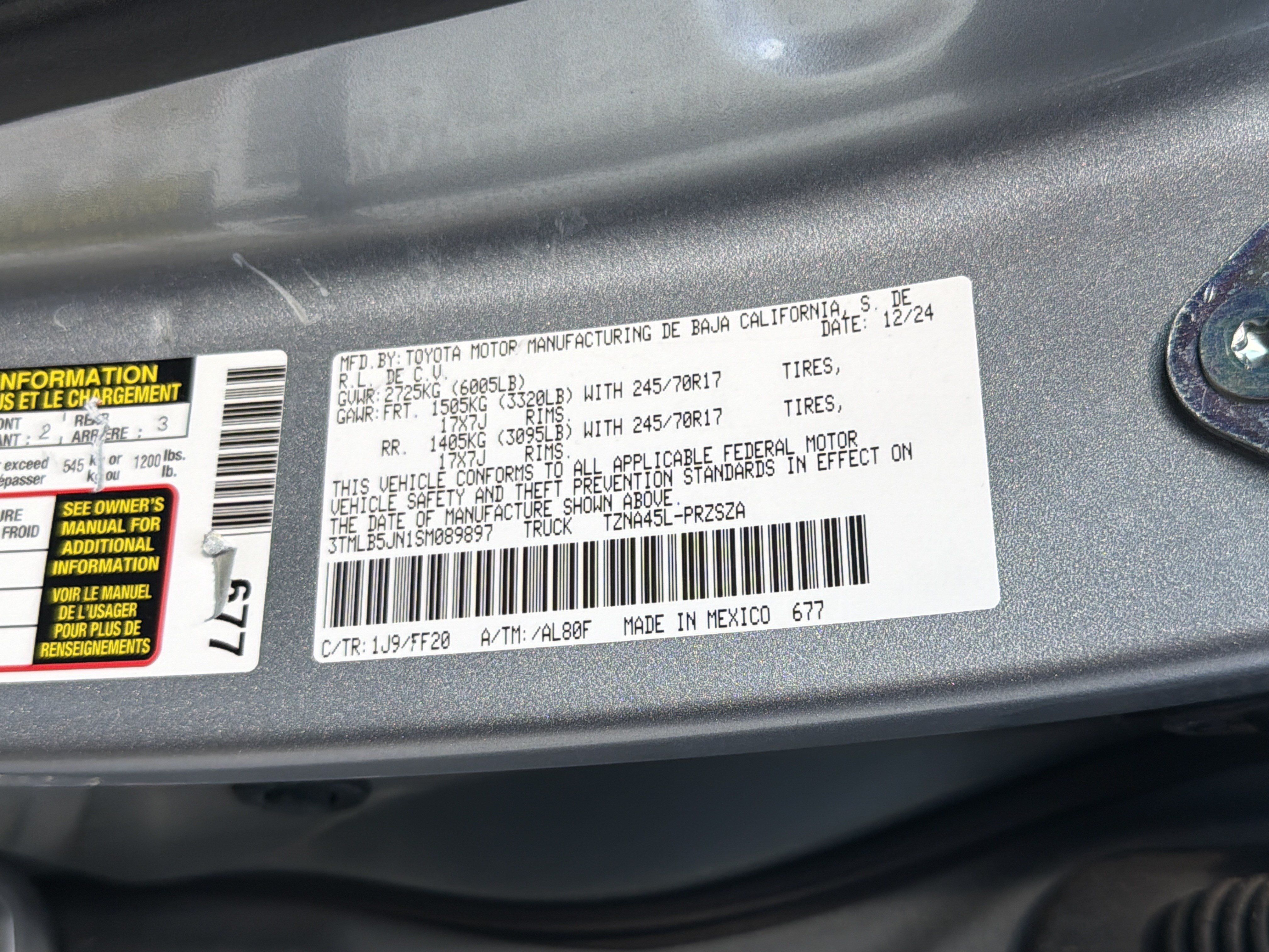 Certified 2025 Toyota Tacoma SR5 AWD/4WD image 32