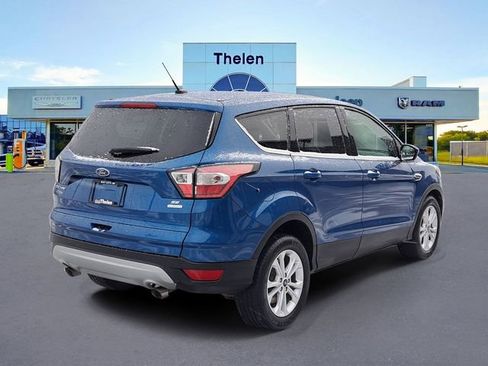 Used 2017 Ford Escape SE image 4