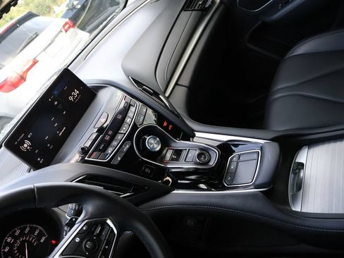 Used 2024 Acura RDX SH-AWD image 19