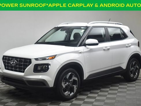 Used 2026 Hyundai Venue SEL FWD image 3
