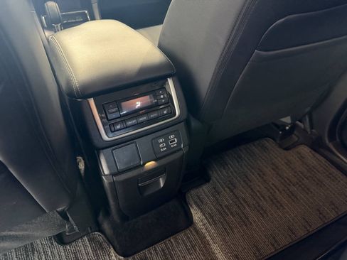 Used 2023 Subaru Ascent Limited AWD/4WD image 25