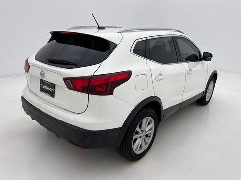 Used 2018 Nissan Rogue Sport SV w/ SV Technology Package AWD/4WD image 7