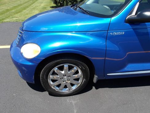 Used 2006 Chrysler PT Cruiser Limited FWD image 28