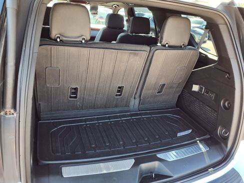 Used 2024 GMC Yukon AT4 w/ AT4 Premium Package AWD/4WD image 33
