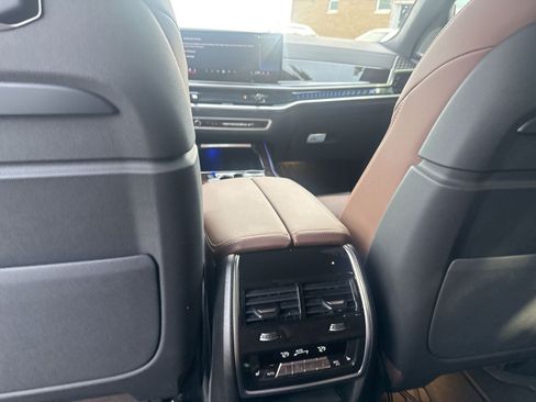 Used 2026 BMW X7 xDrive40i w/ M Sport Package AWD/4WD image 20