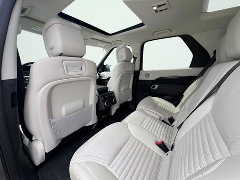 Used 2024 Land Rover Discovery S AWD/4WD image 15