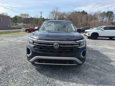 Used 2025 Volkswagen Atlas Peak Edition SE image 8