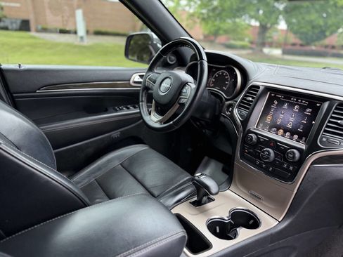 Used 2015 Jeep Grand Cherokee Overland RWD image 12