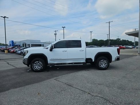 Used 2024 GMC Sierra 2500 SLT w/ SLT Premium Package AWD/4WD image 9