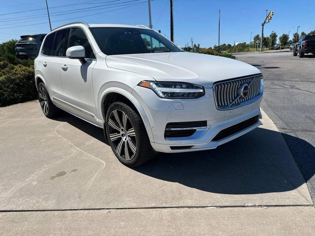 Used 2024 Volvo XC90 T8 Ultimate w/ Protection Package Premier AWD/4WD image 3