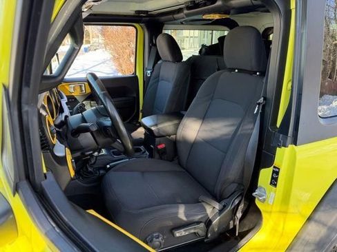 Used 2022 Jeep Wrangler Willys image 12