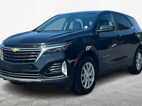 Used 2024 Chevrolet Equinox LT image 3