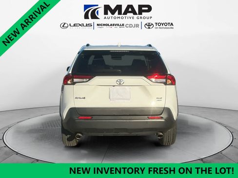Used 2025 Toyota RAV4 XLE image 4