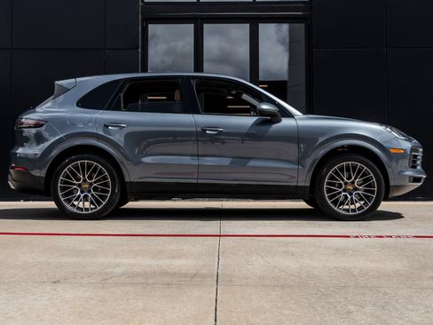 Certified 2019 Porsche Cayenne AWD/4WD image 12