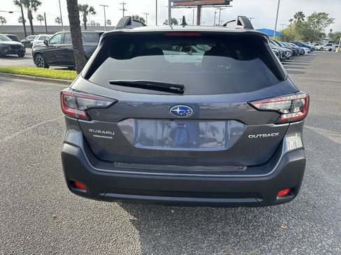 Used 2025 Subaru Outback Premium image 5