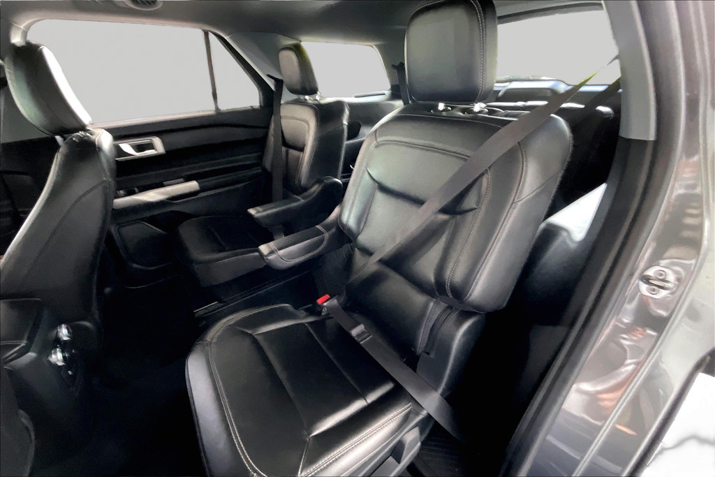 Used 2023 Ford Explorer XLT AWD/4WD image 14