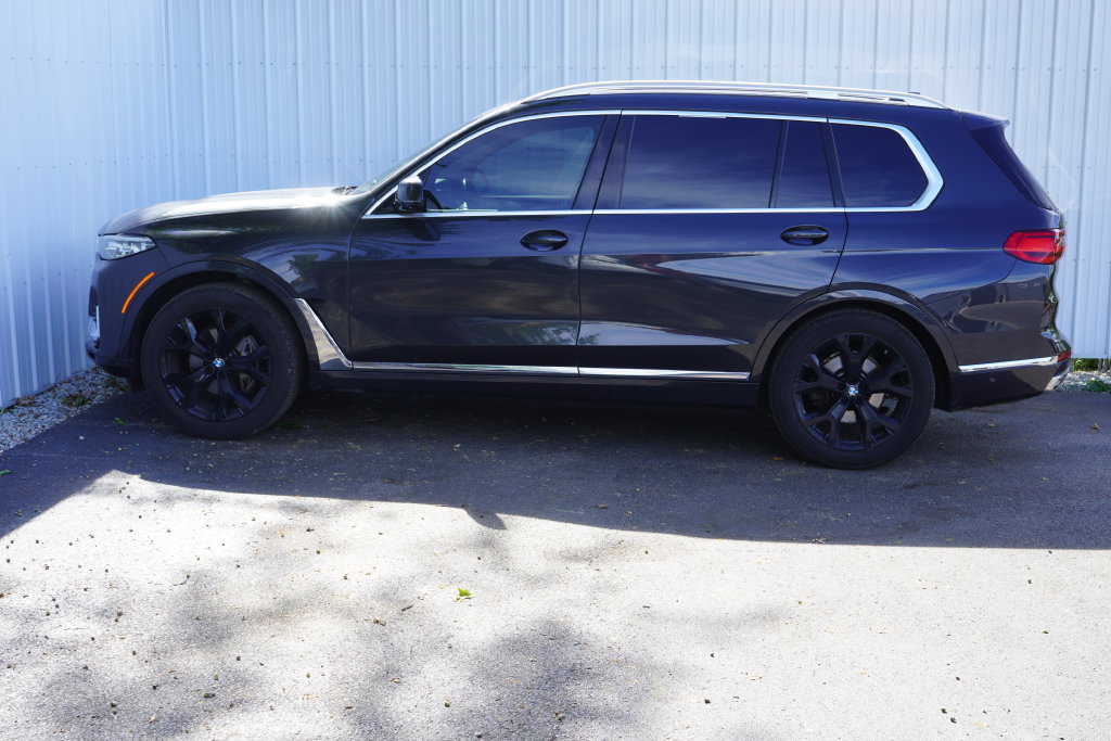 Used 2021 BMW X7 xDrive40i w/ Executive Package AWD/4WD image 3