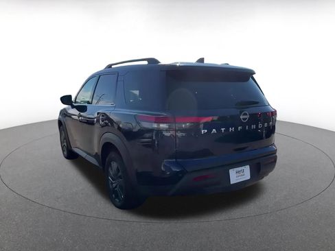 Used 2025 Nissan Pathfinder SV image 11