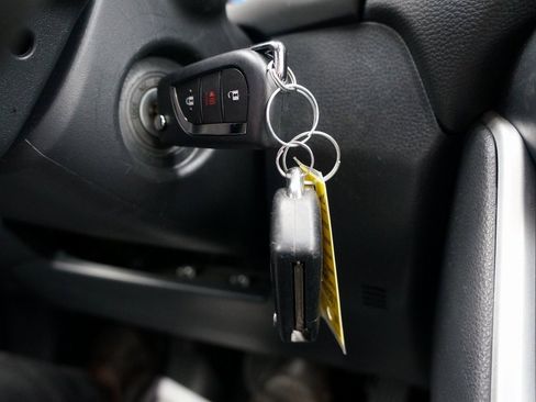 Used 2021 Toyota RAV4 LE image 29